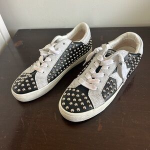 Vintage Havana studded sneakers